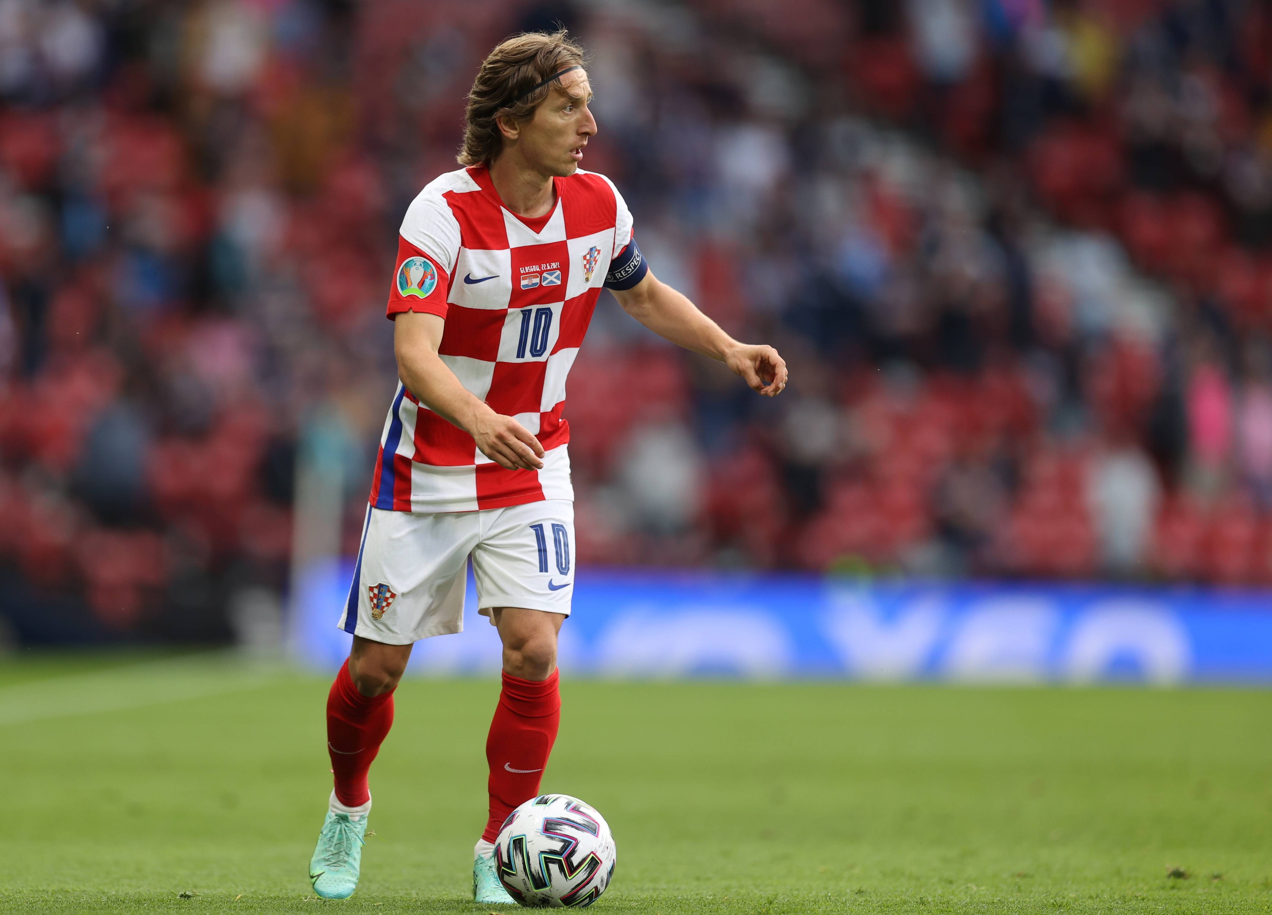 【LPL老婆】骆歆黑色吊带裙，新发型她太爱了