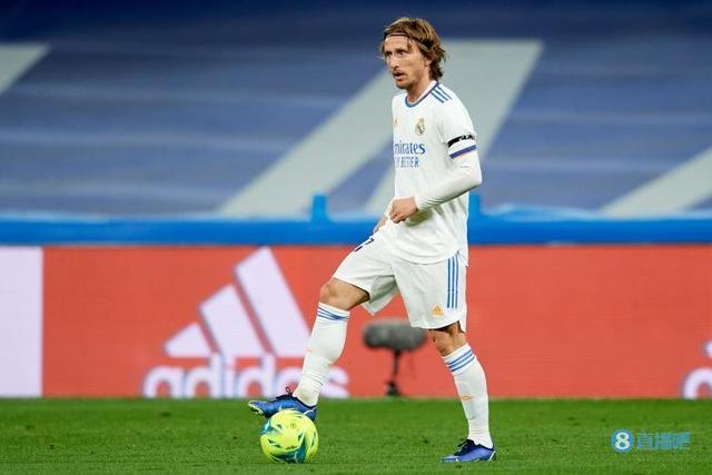 勇士137-103击败国王 库里27+10德罗赞24分