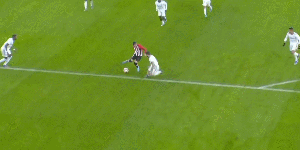 萨姆纳38+9+5 广东险胜北控